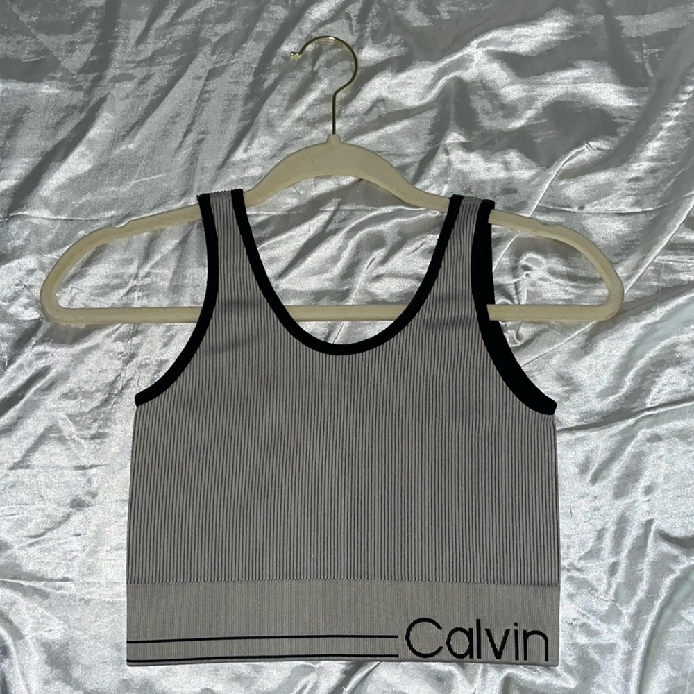 Women’s Cropped Calvin Klein Performance Top Size Small